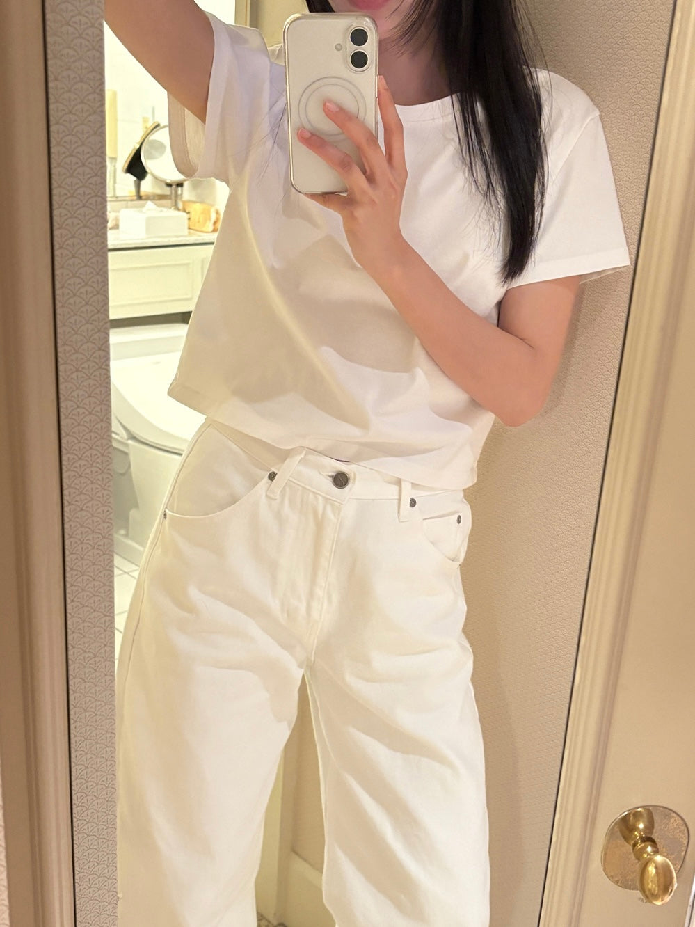 Aki Tee