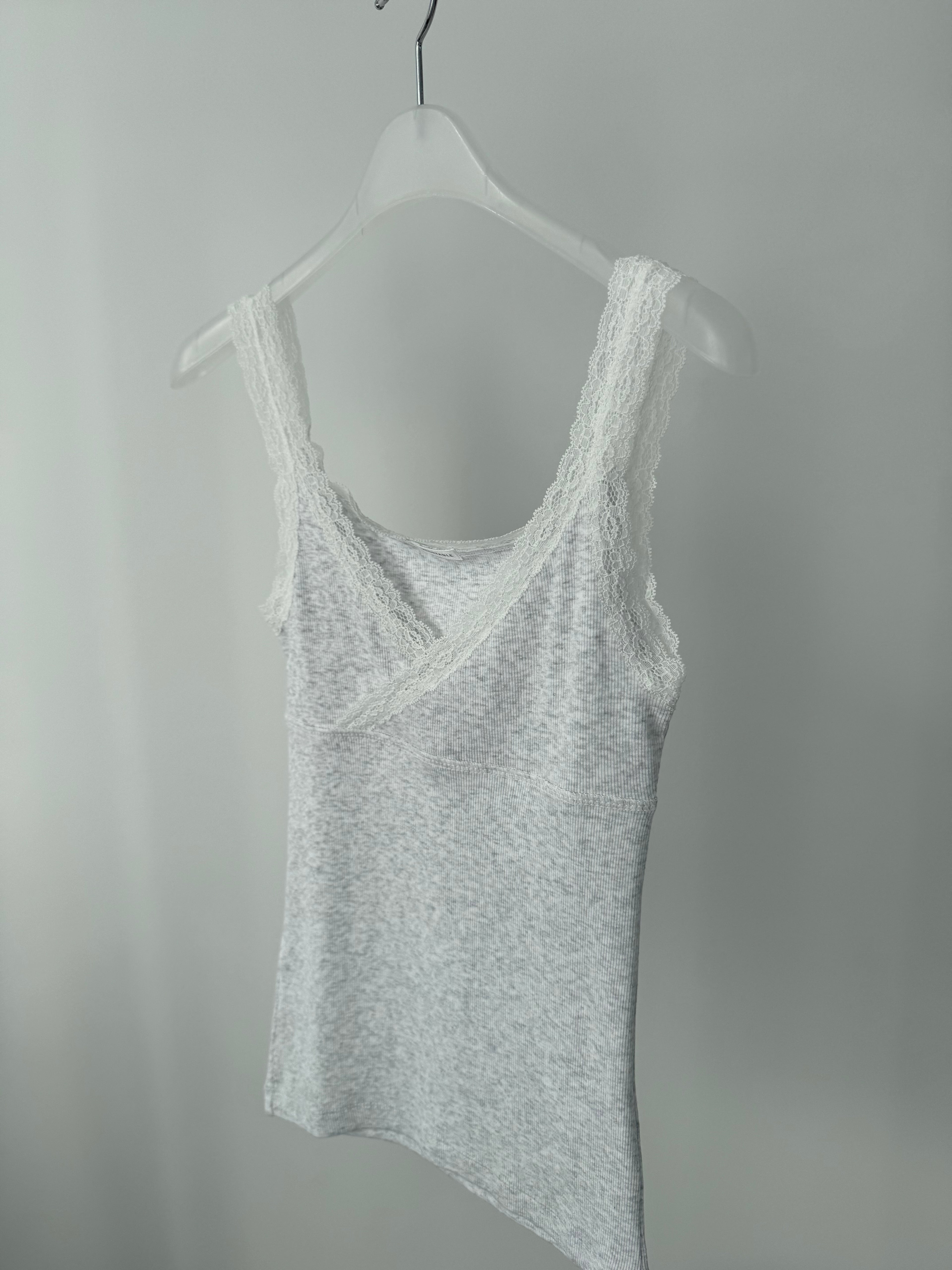 Lily Lace Sleeveless