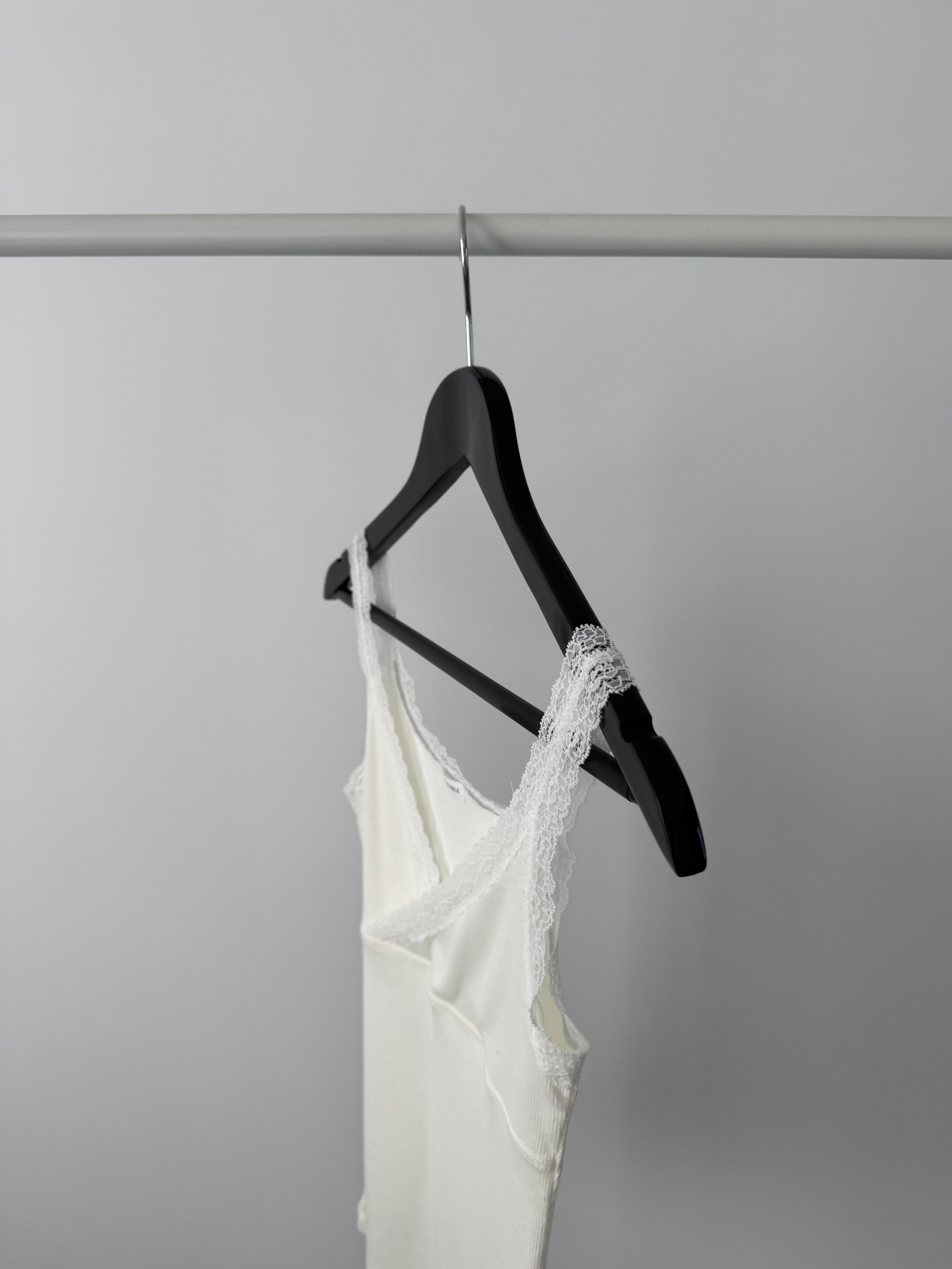 Lily Lace Sleeveless