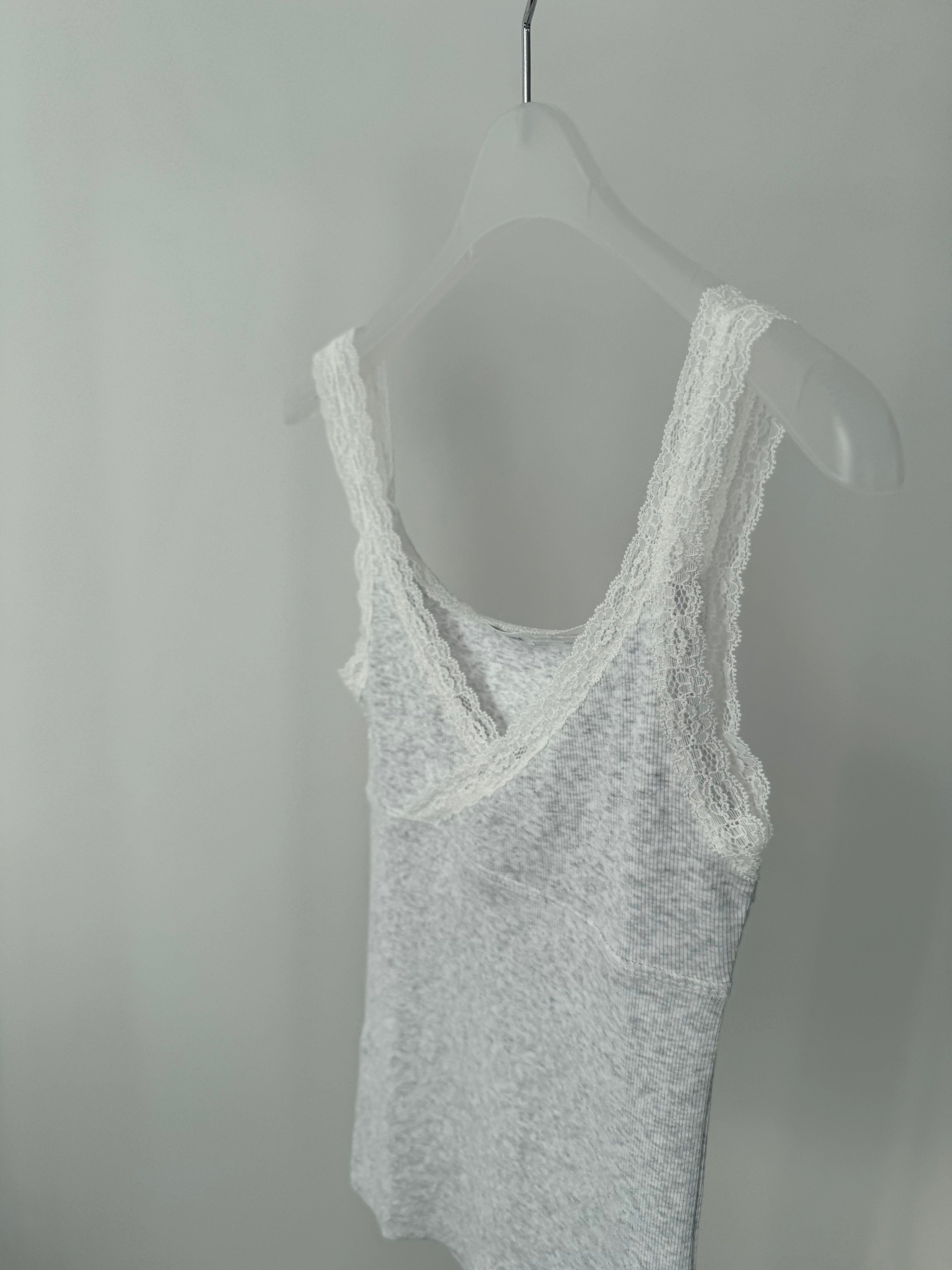 Lily Lace Sleeveless