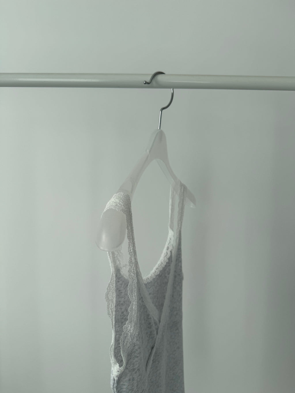 Lily Lace Sleeveless