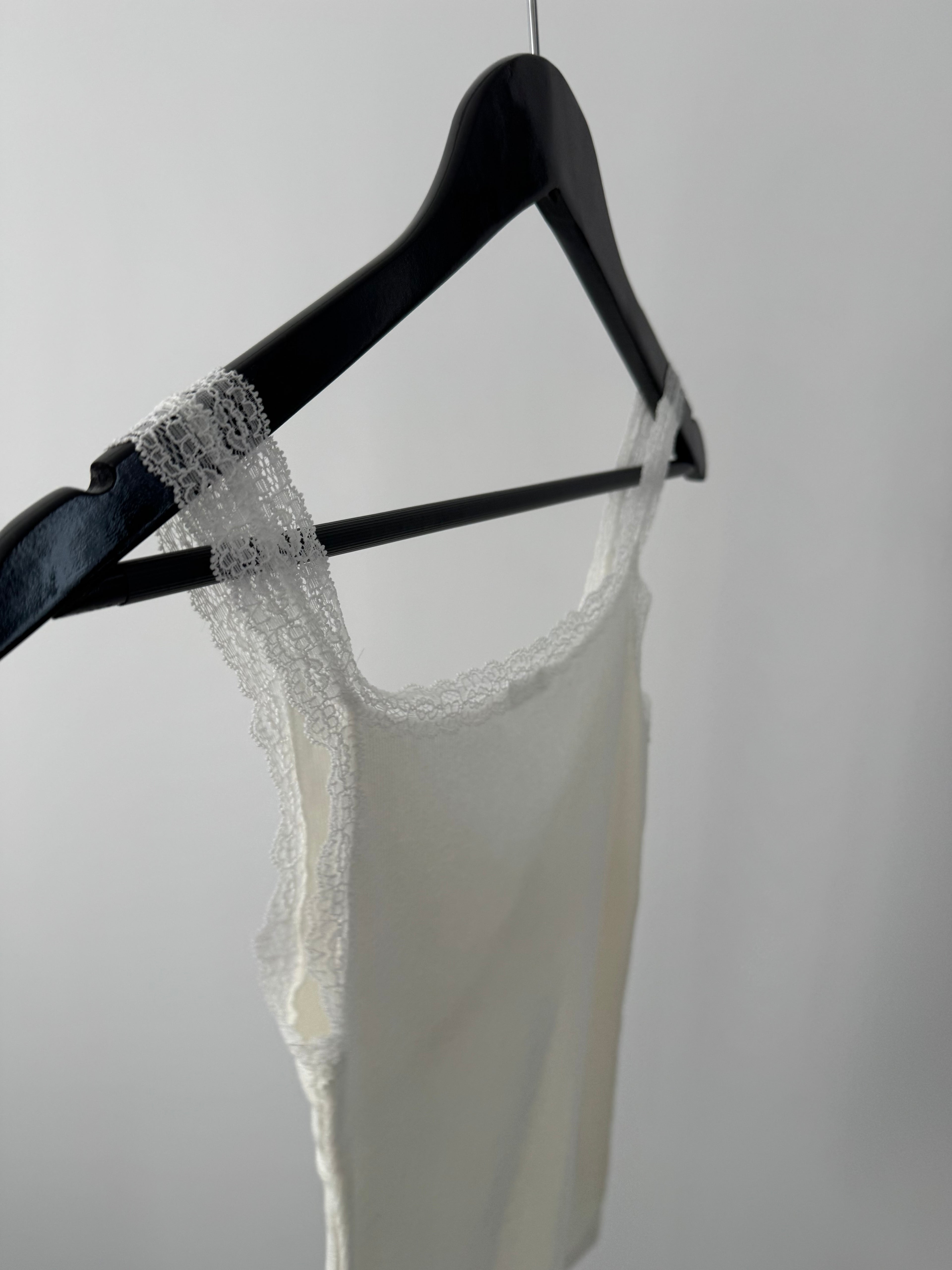 Lily Lace Sleeveless