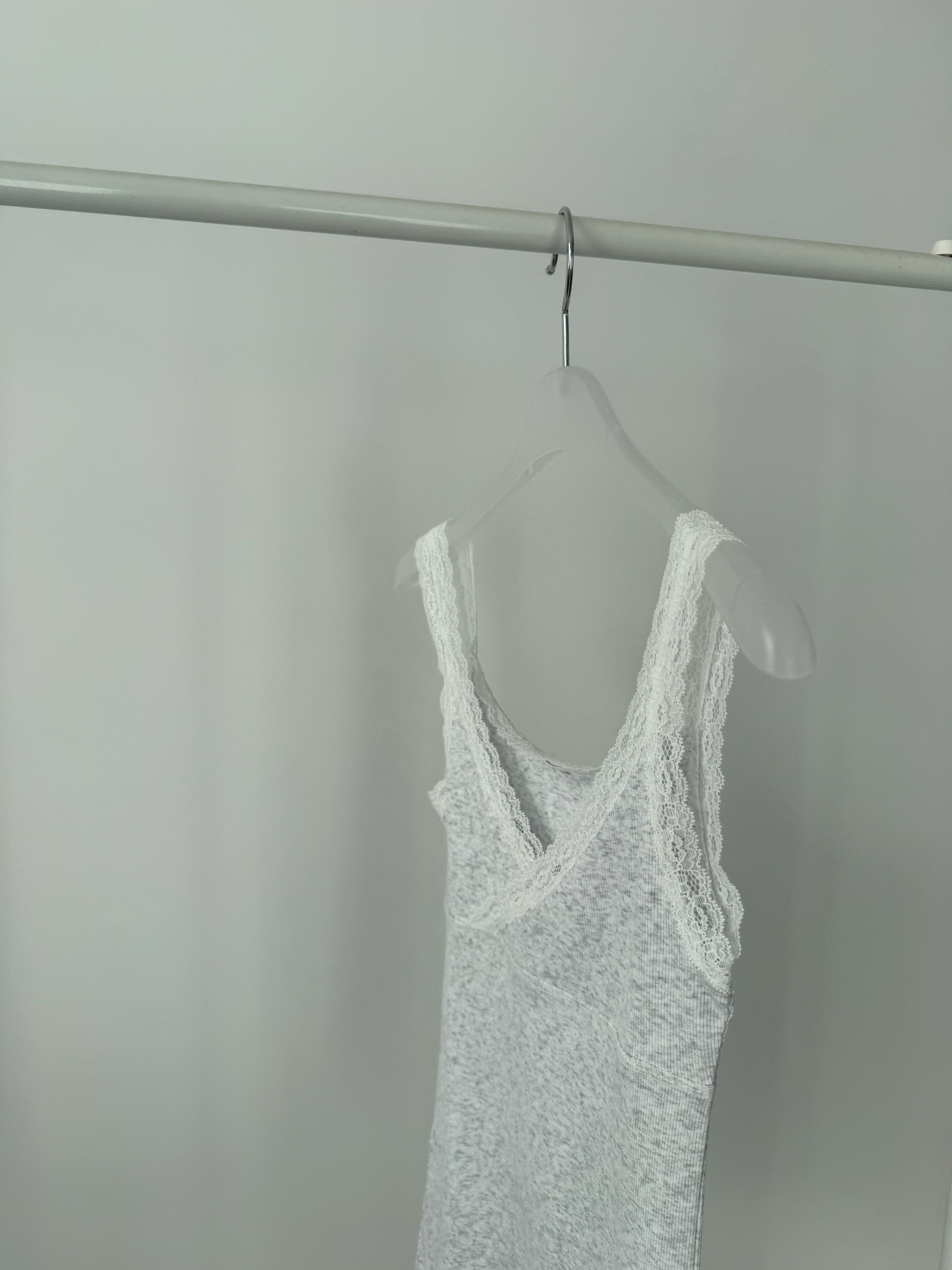 Lily Lace Sleeveless